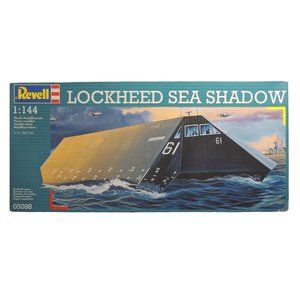 Vintage 1995 Revell Lockheed Stealth Ship Sea Shadow Model Kit 1:144